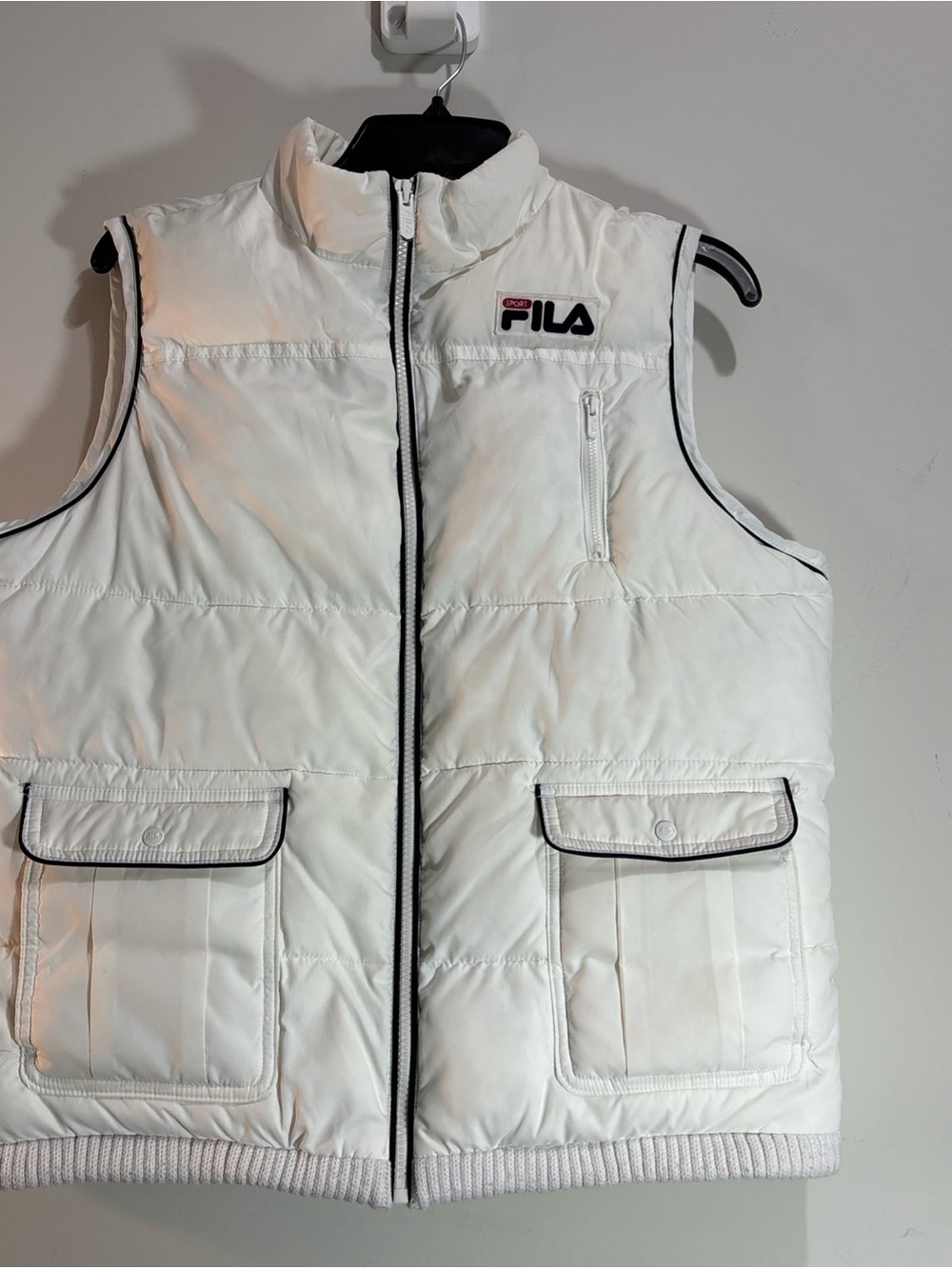 FILA White Quilted Puffer Vest. 1414C